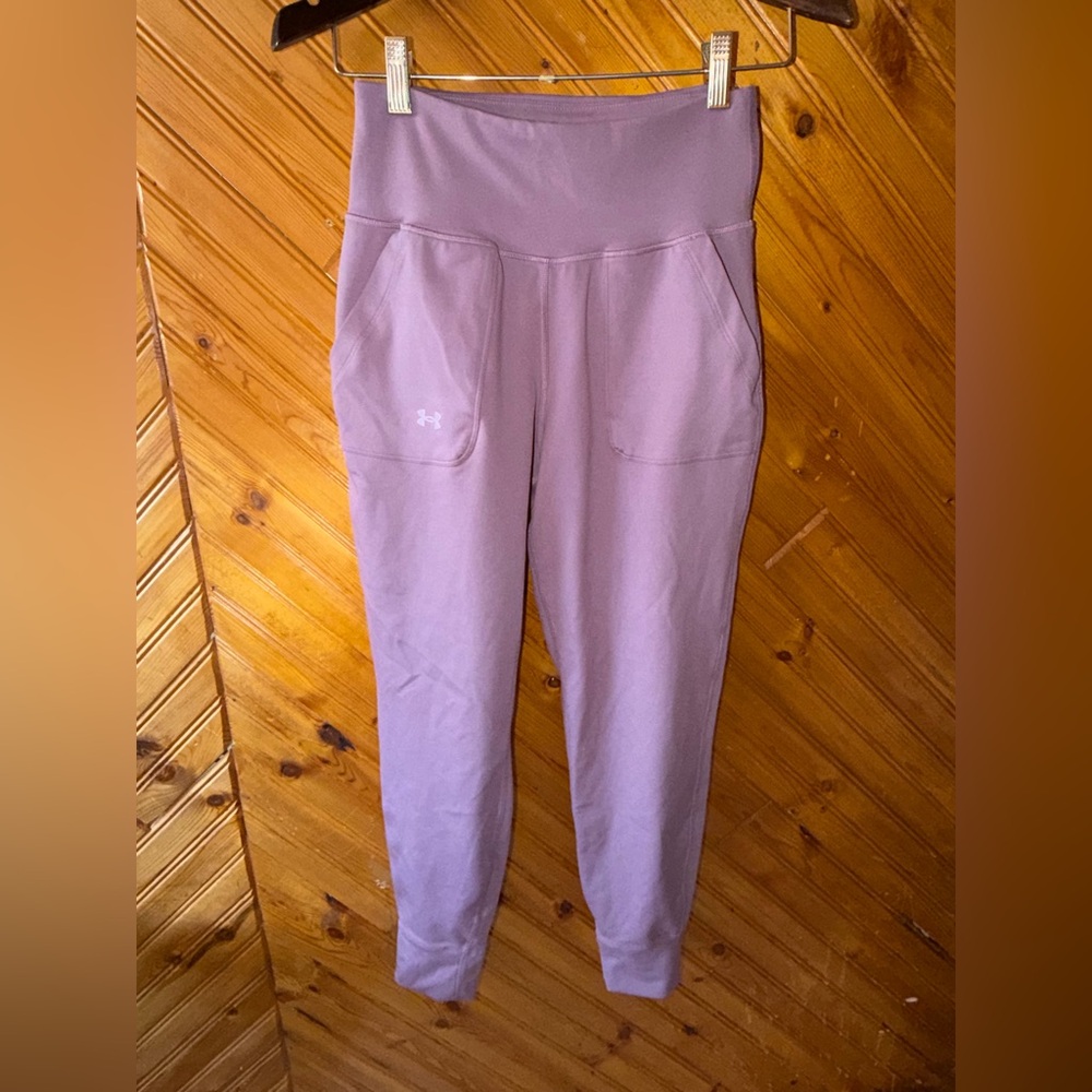 UA fitted joggers woman’s small